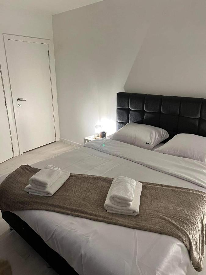 Ruime Luxe In Centrum Met Badkamer! Brügge