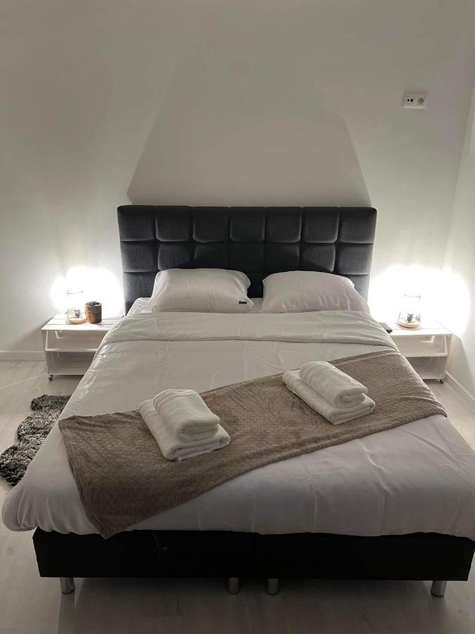 Ruime Luxe In Centrum Met Badkamer! Brügge